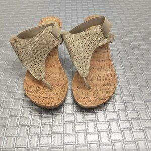 Croft & Barrow® Agnes gold Women's Wedge Sandals size 6.5